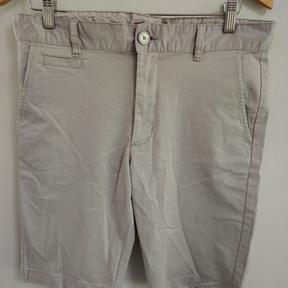 Guess Women's Khaki Flat Front Shorts Size 33